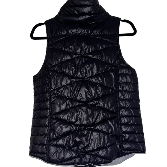 Black Quilted Puffer Vest - Picture 2 of 4